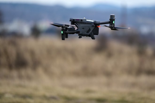 Východní hranici EU má střežit „zeď“ proti dronům