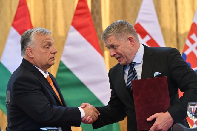 Maďarský premiér Viktor Orbán a slovenský premiér Robert Fico