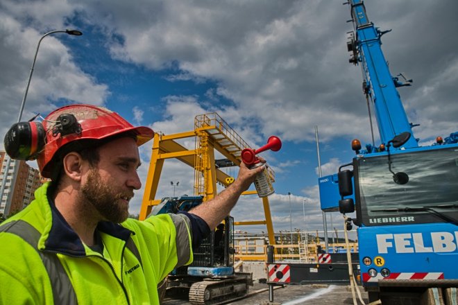 Češi za týden odpracují téměř o dvě hodiny více, než je unijní průměr