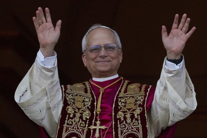 Novým papežem je Američan z Peru Lev XIV.
