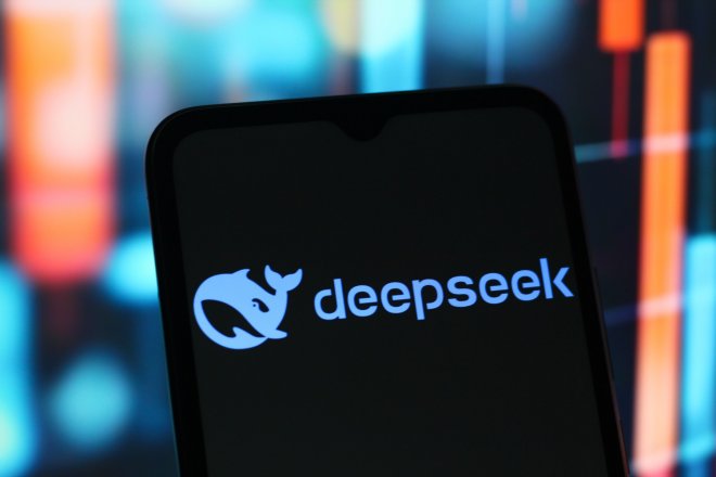 Čínský útok na OpenAI sílí. DeepSeek nabírá miliardy a míří na burzu