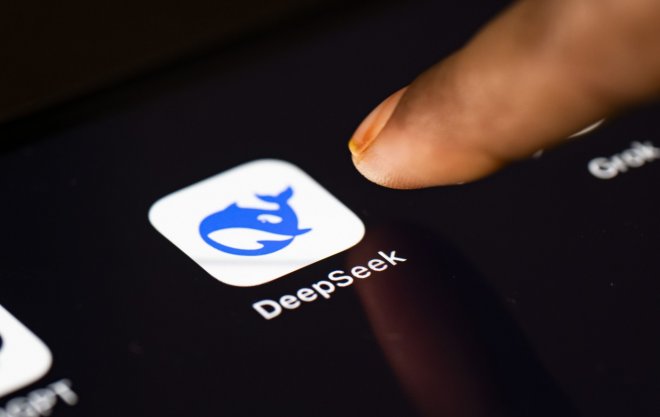 DeepSeek přitahuje pozornost gigantů. Ve hře jsou miliardy dolarů