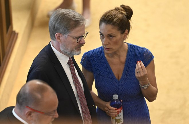 Předseda vlády Petr Fiala (ODS) a ministryně spravedlnosti Eva Decroix (ODS)
