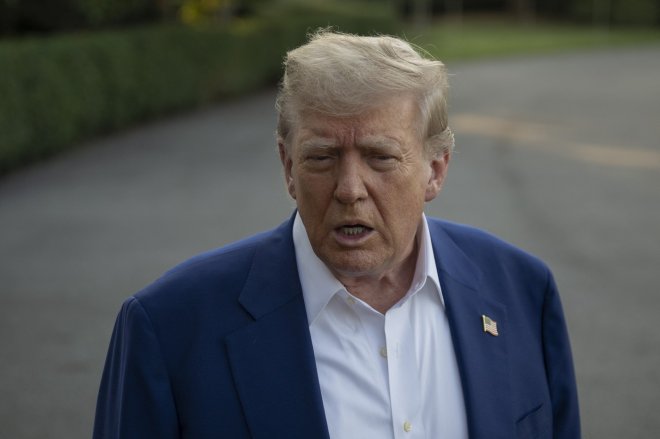 To je lež, reagoval Trump na zprávy, že Írán může pokračovat ve vývoji atomovky