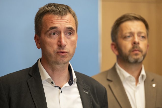 Ministr průmyslu a obchodu Lukáš Vlček a ministr vnitra Vít Rakušan