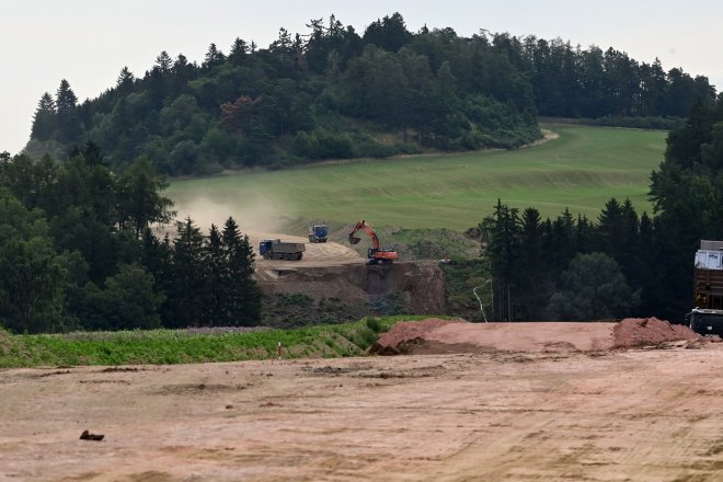 Dálnice D6, úsek Knínice - Bošov