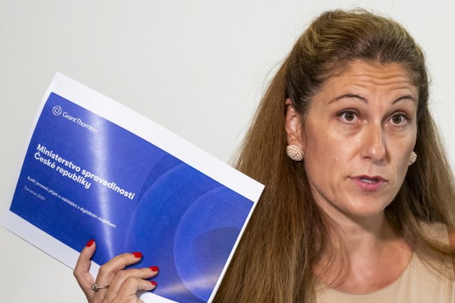 Ministryně spravedlnosti Eva Decroix (ODS)
