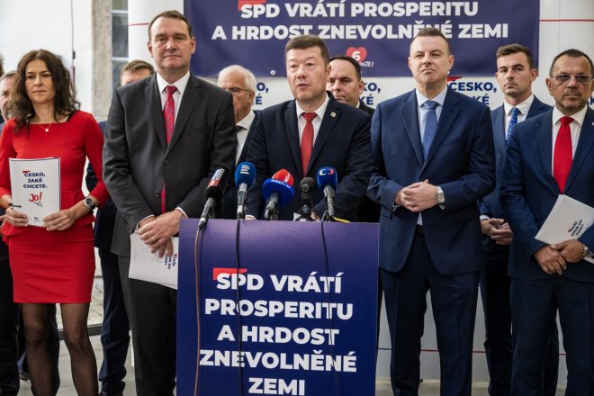 Karel Pučelík: Nesnášíte vládu, migranty a Ukrajince? Poslechněte si můj návrh