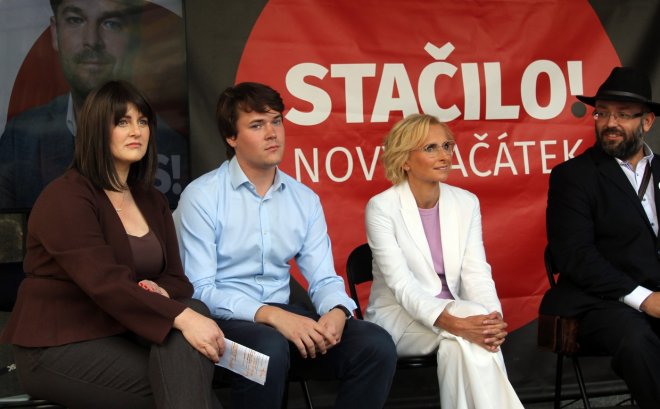 Naplnění programu hnutí Stačilo! by stálo stovky miliard korun. A Česku by hrozil hořký osud Francie