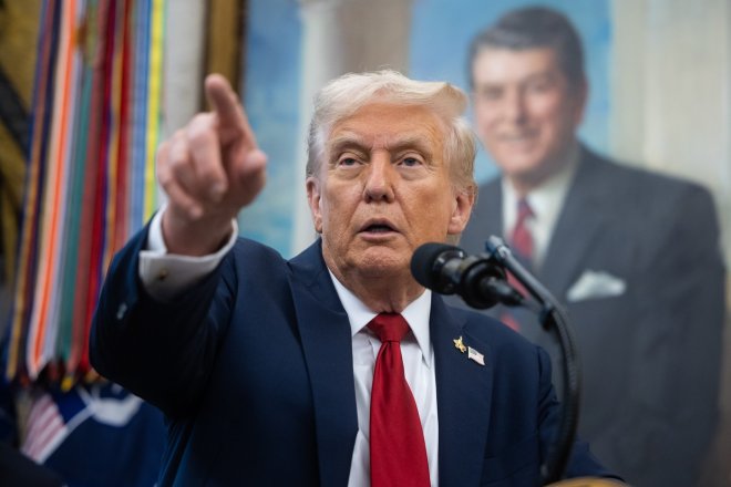 „Nebudeme dotovat zdravotnictví zbytku světa“. Trump slíbil Američanům levnější léky