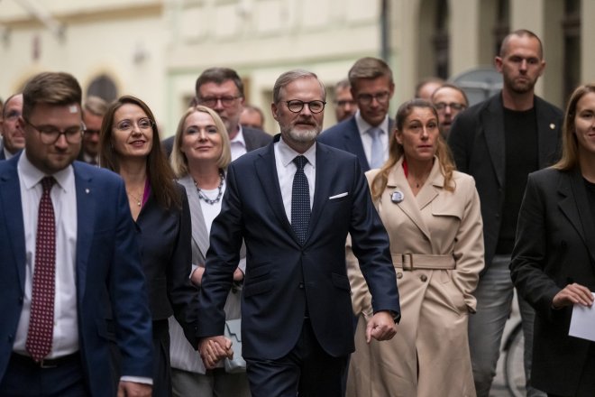 Vláda couvá: rozpočet nové Sněmovně zřejmě předloží, past, kterou líčila, se obrací proti ní.
