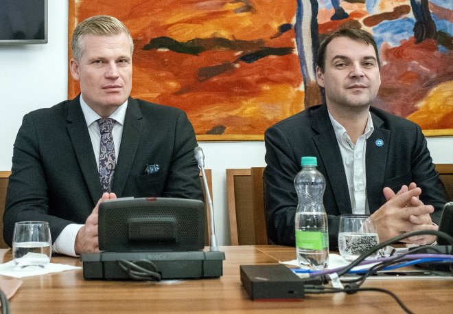 Čestný prezident strany Motoristé sobě Filip Turek a předseda Motoristů sobě Petr Macinka