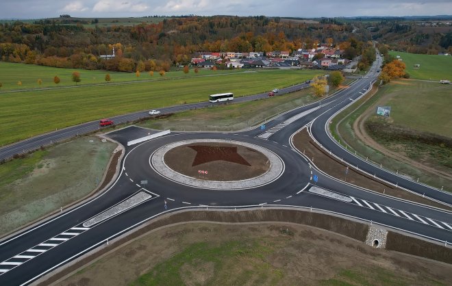 Dálnice ano, rychlovlaky ne. Formující se vláda se dohaduje nad miliardovými dopravními projekty