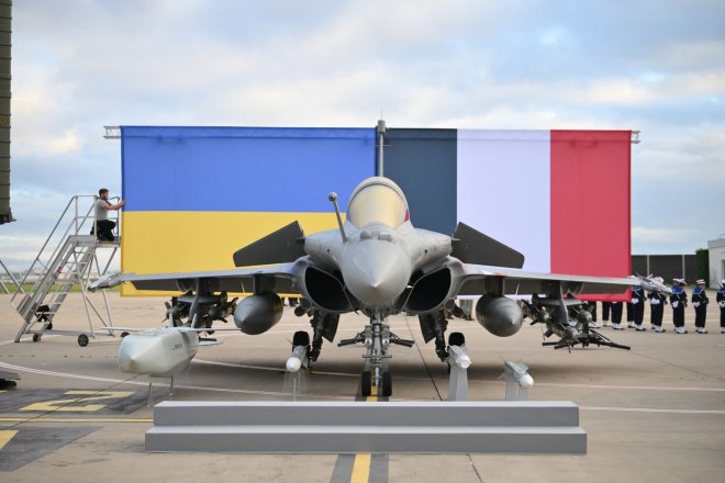 Ukrajina koupí od Francie až 100 bojových letounů Rafale