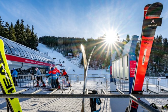 Plánuj, nebo plať. Už i skipasy se kupují jako letenky. Výhodně jen s předstihem