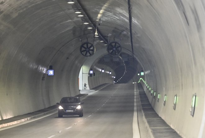 Slováci otevřeli nový klíčový úsek dálnice D1 u Žiliny, jehož součástí je také nejdelší dálniční tunel v zemi