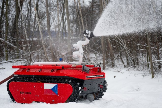 Český hasičský robot Hecthor pomůže Ukrajině v boji s požáry po útocích
