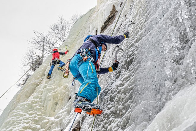 Lezení na ledopádu v Labském dole v Krkonoších