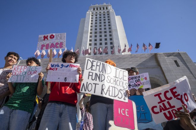 Trump jde po kriticích ICE