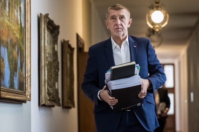 Brusel znovu otevírá Babišův střet. Chce záruky, že Agrofert nedostane ani euro