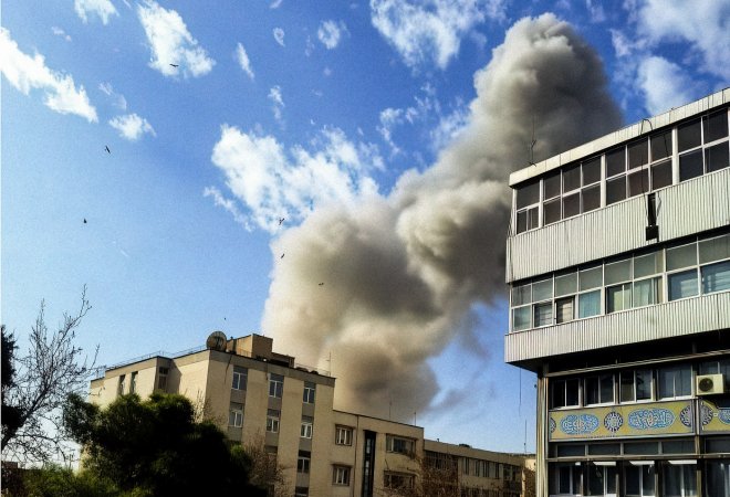 Tragédie v Íránu. Letecký útok na dívčí školu má už 70 obětí