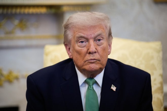 Hlas Ameriky bude vysílat. Soud zvrátil Trumpovy škrty