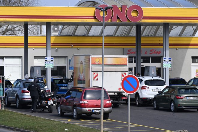 Ropa prudce zlevnila. Čeští řidič si ale musí počkat