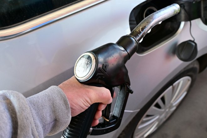 Levnější paliva za každou cenu? Ekonom varuje před opačným efektem