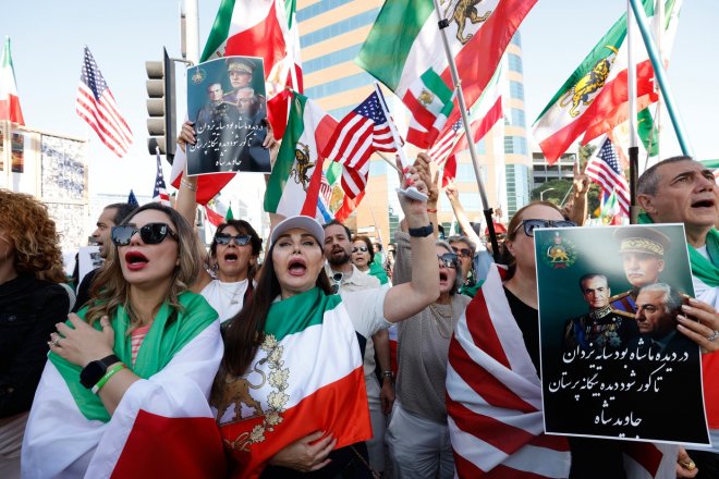 Tvrdá hra o mír: Írán chce peníze i odchod amerických sil