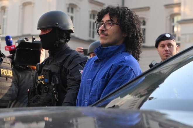 Soud bude rozhodovat o další vazbě v případu požáru zbrojovky v Pardubicích