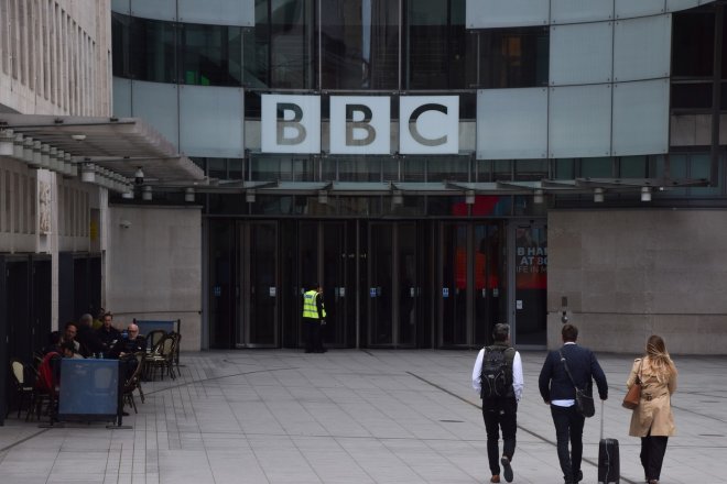 Škrty v BBC. O práci přijde 2000 lidí