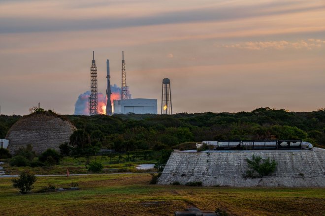 Raketa Blue Origin při startu