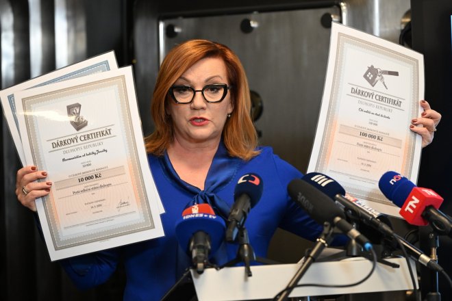 Babišova vláda si půjčí od lidí. Láká je na úrok až 4,5 procenta