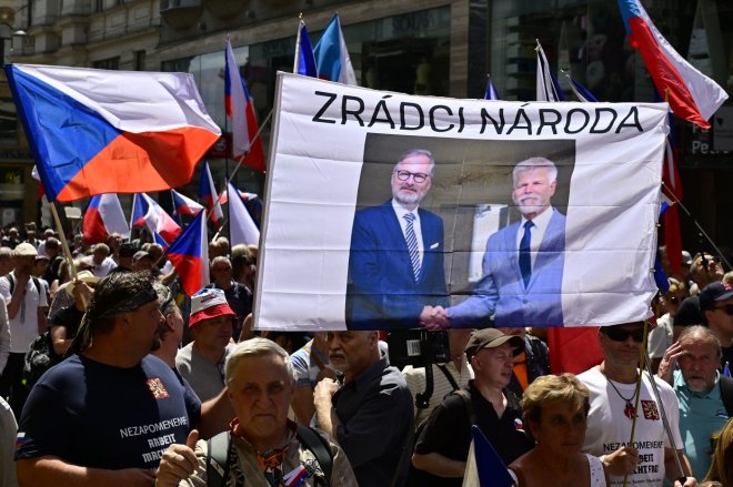 Odpůrci sjezdu sudetských Němců zaplnili náměstí v Brně