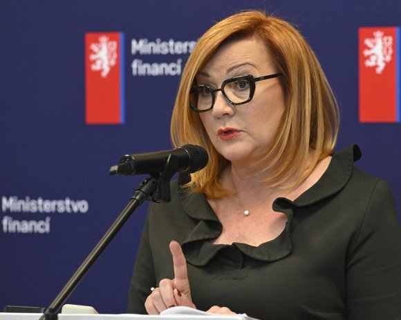 Vládní Flexi Bond versus spořicí účet. Co vydělá víc?