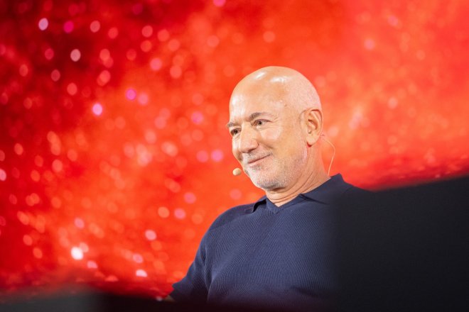 Technologická válka se povede o nové materiály. Bezos už zbrojí