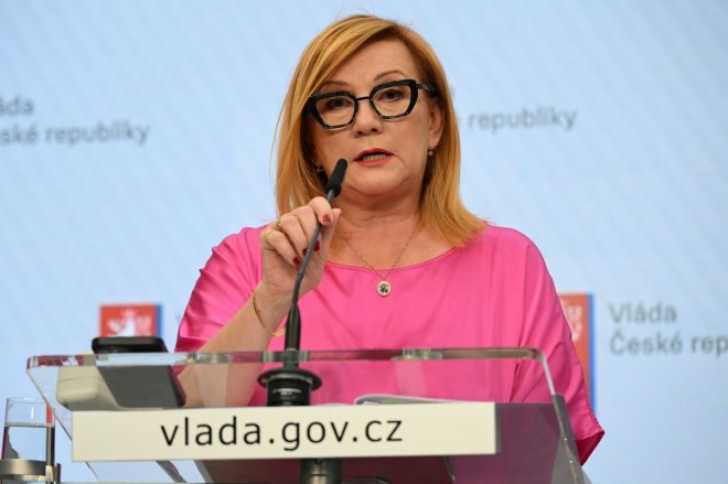 Dluh bobtná a reformy chybějí, varuje vládu NKÚ