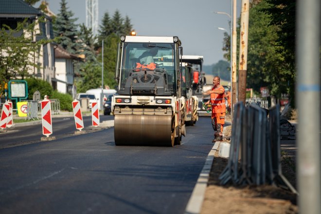 Stát omezí výdaje na opravy silnic