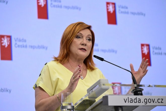 389 miliard. Druhý nejvyšší schodek v historii. Schillerová: Nemůžeme jinak
