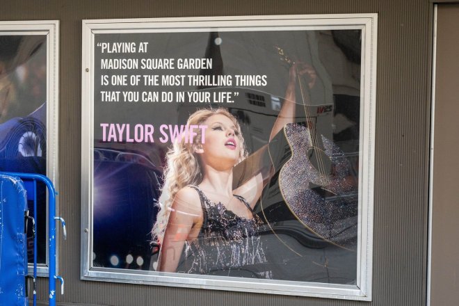Glosa Michala Noska: Taylor Swift a kapitalismus beze zbytku. I odpadky lze proměnit v prémiové zboží