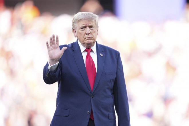 Bez Číny, nebo bez armádních zakázek. Trump přitvrdil na americké zbrojaře