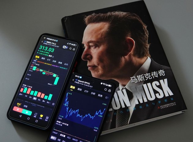Elon Musk vlastnil ke konci června 48,4 procenta společnosti SpaceX