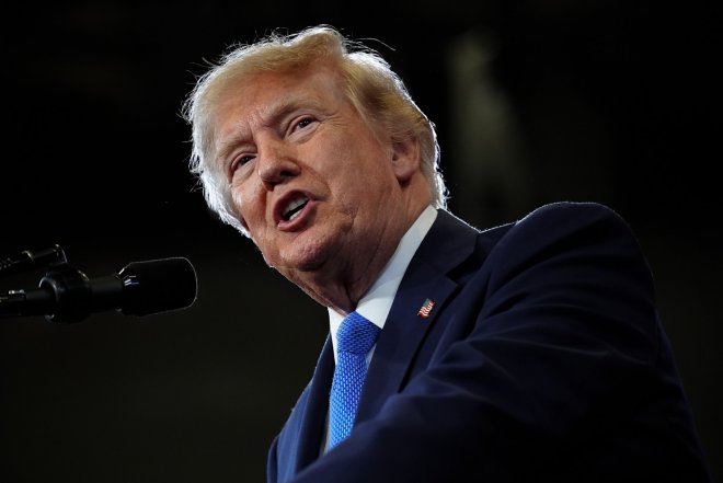 Po porážce Íránu bude Hormuz americký. Trump slovně provokuje Teherán