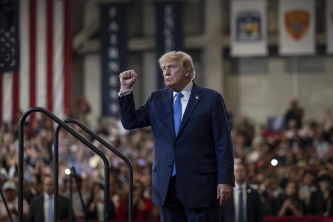 Trump označil Hormuz za americký. „Žije v bludu,“ reagoval Írán