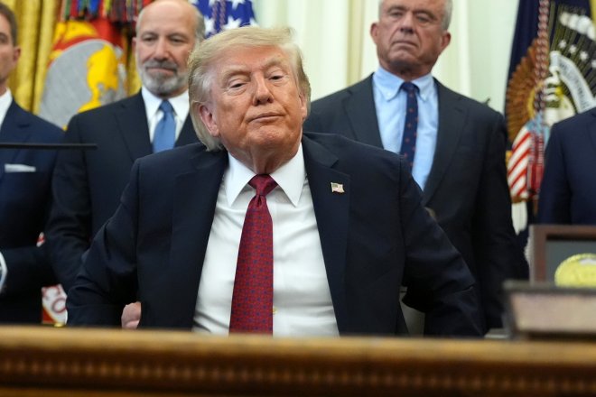 Americký prezident Donald Trump navrhl, aby se Hormuzský průliv přejmenoval na Trumpův průliv