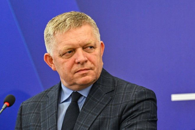 Putin přišel o Orbána. Teď si hýčká Fica, píše Politico
