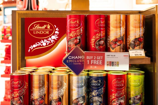 Lindt narazil na cenový strop. Zákazníci šetří, výrobce čokolády chystá zlevnění