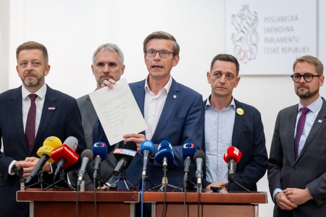 Předsedové (zleva) STAN Vít Rakušan, Pirátů Zdeněk Hřib, ODS Martin Kupka, KDU-ČSL Jan Grolich a TOP 09 Matěj Ondřej Havel