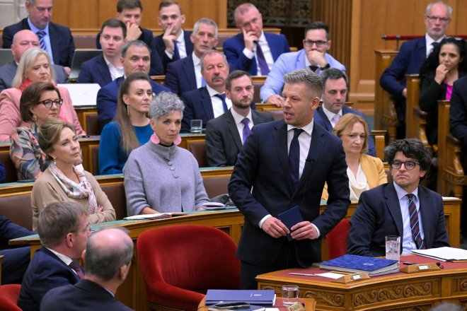Maďarský premiér Péter Magyar přišel o poslaneckou imunitu