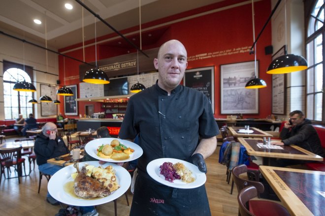 Roznáška jídla v restauraci